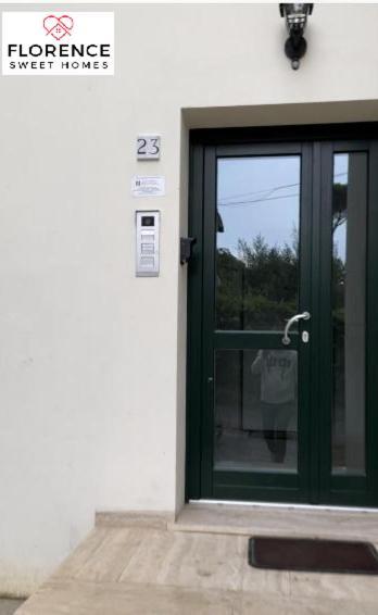 Lella Apartment With Free Parking By Florence Sweet Homes Esterno foto